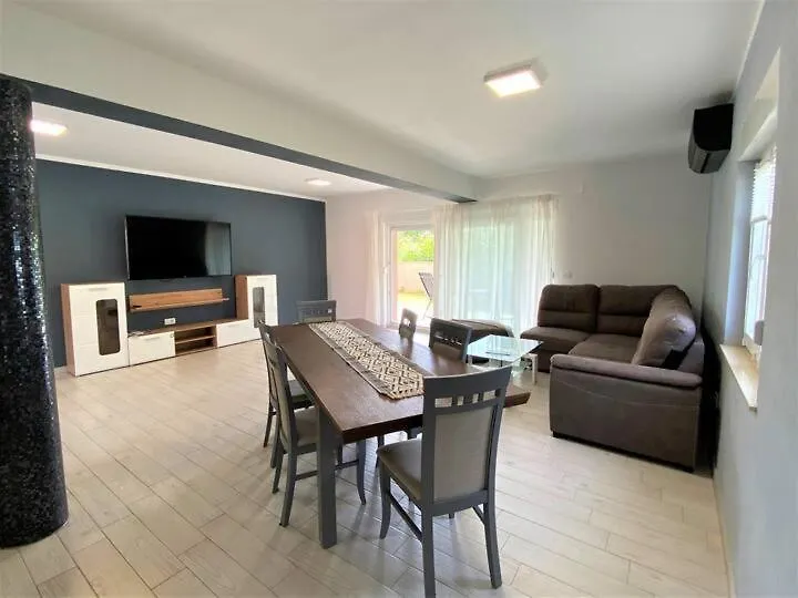 Apartment Villa Maduna 1 Kastel