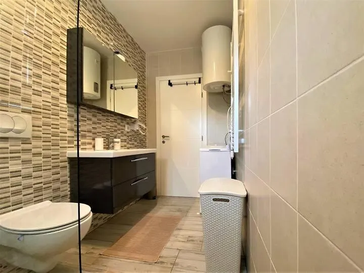 Villa Maduna 1 Kastel Apartment